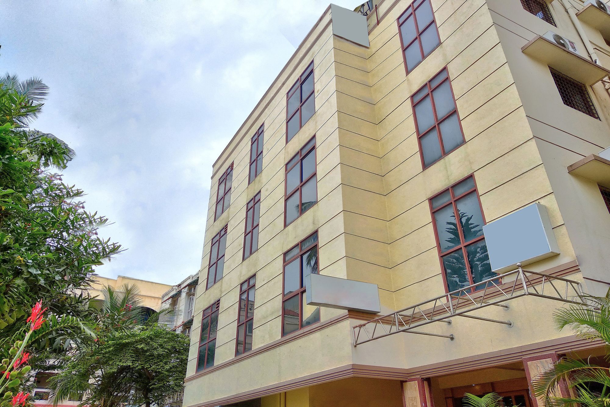 Oyo 539 Hotel Pearl Inn Бангалор Экстерьер фото